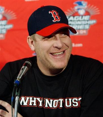 Curt Schilling used strong leadership language with his Why Not us shirt