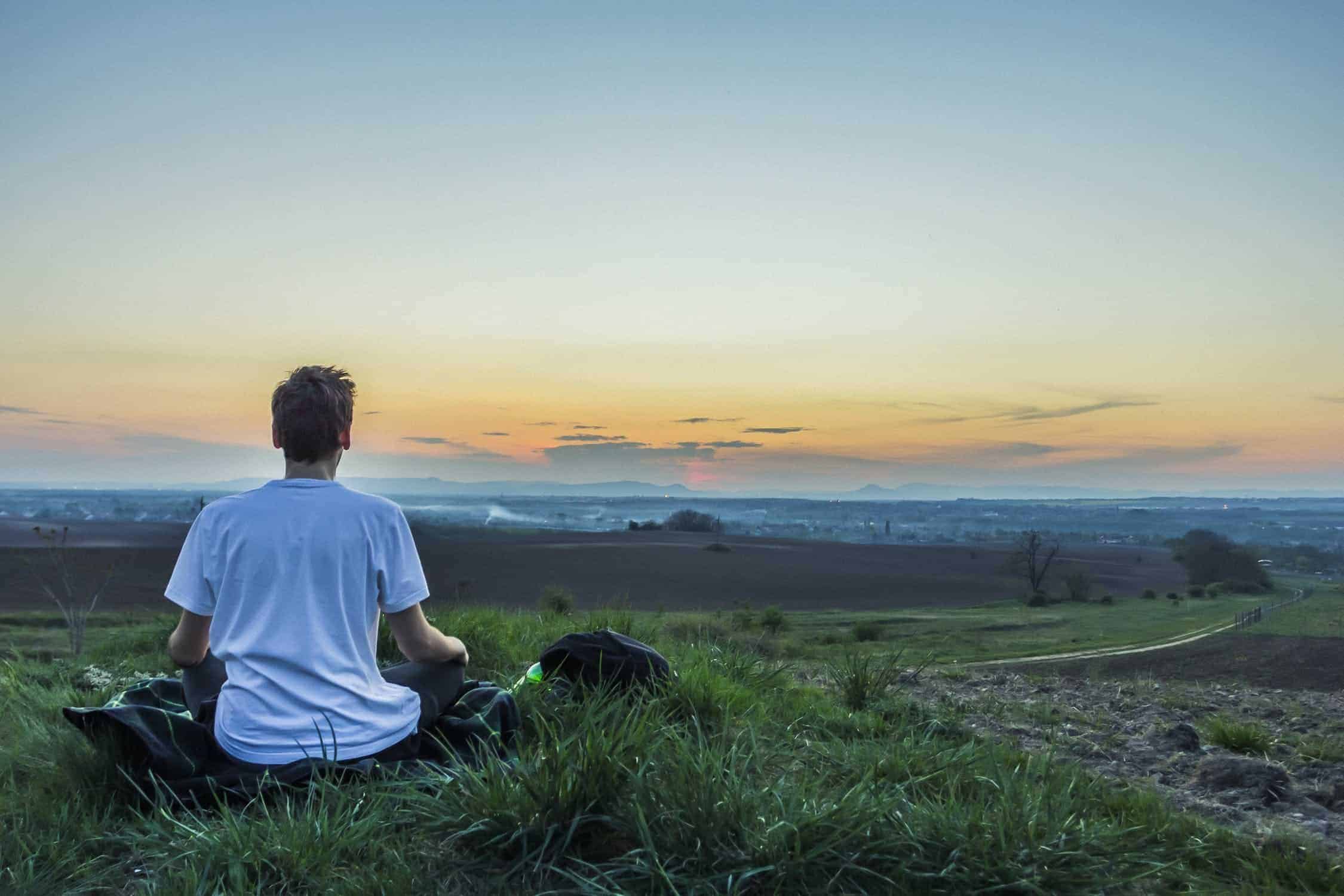 meditate to reduce workplace stress